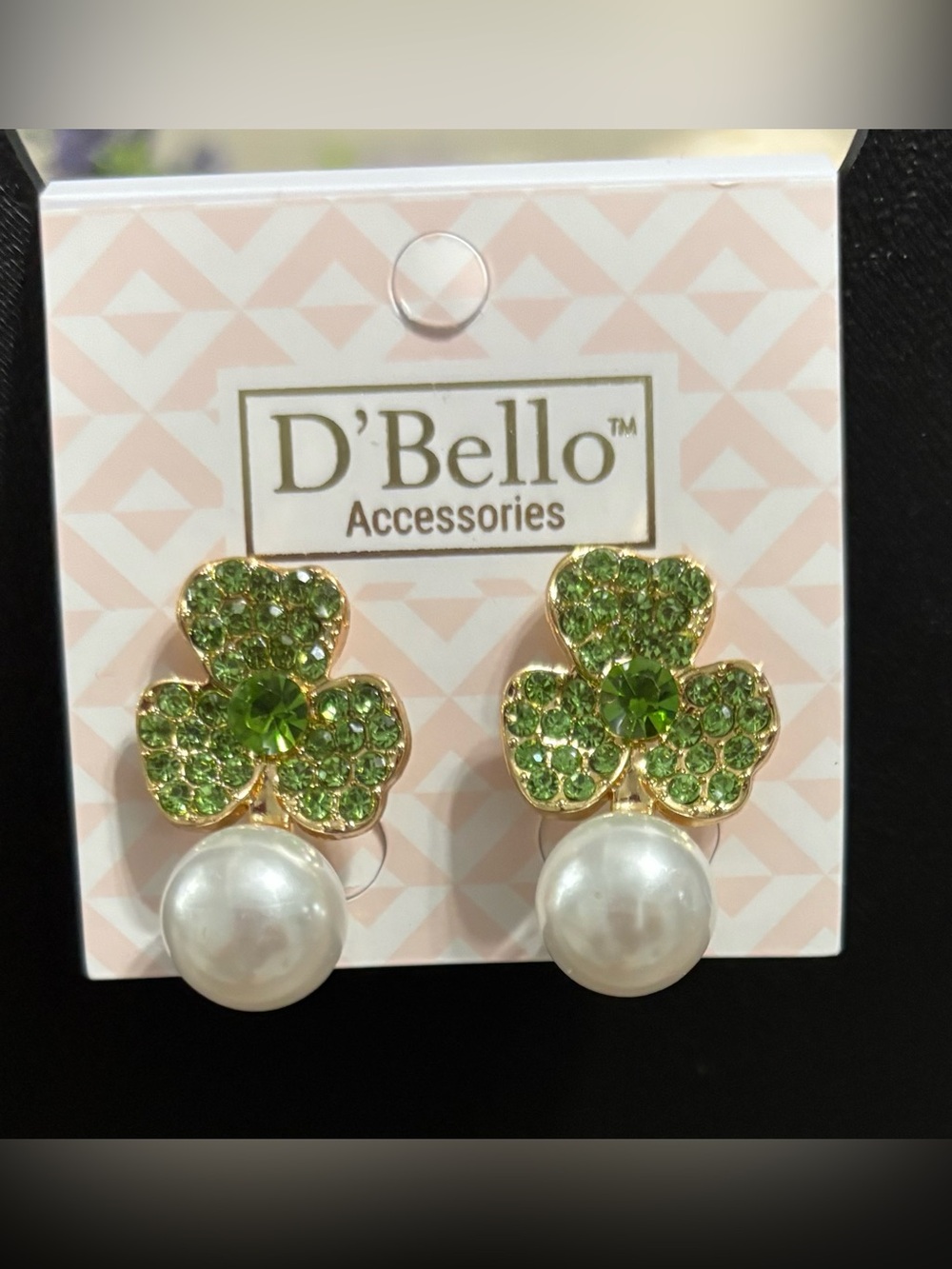 5/$25 (Pick 5 items for $25 Labeled) Green Clover Earrings with FauxPearl Drops